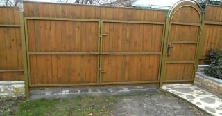 Купить распашные ворота деревянные Рославль, цена от 2715 руб.