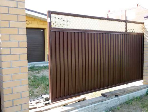 Эстетика и Надежность: Ворота Grand Line для Вашего Дома в Рославле от 36670 руб